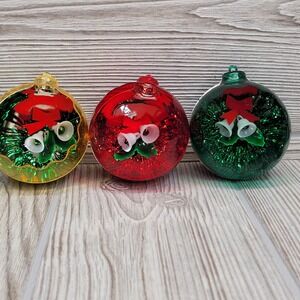 3 Diorama Hard Plastic Christmas Tree Ornament Bells Bow Gold‎ Red Green Vtg